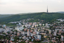 Vysok&eacute; ceny sa už d&aacute;vno net&yacute;kaj&uacute; len Star&eacute;ho Mesta či nov&yacute;ch pr&eacute;miov&yacute;ch projektov.