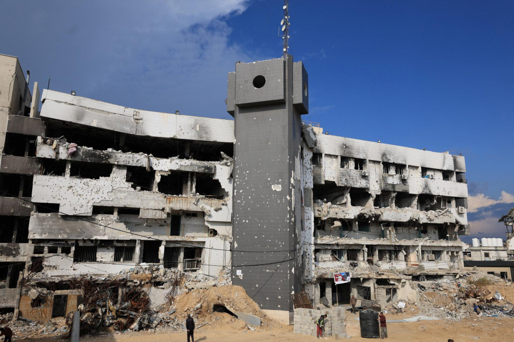 Juhoafrick&aacute; republika ako prv&aacute; v decembri 2023 obvinila Izrael z toho, že mas&iacute;vnym bombardovan&iacute;m a pozemn&yacute;mi &uacute;tokmi v P&aacute;sme Gazy poru&scaron;uje Dohovor OSN o genoc&iacute;de. FOTO: REUTERS