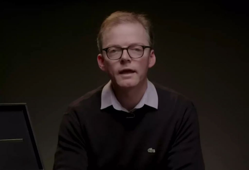 44-ročn&yacute; Stephen je panic, no nie pre nedostatok pr&iacute;ležitost&iacute;