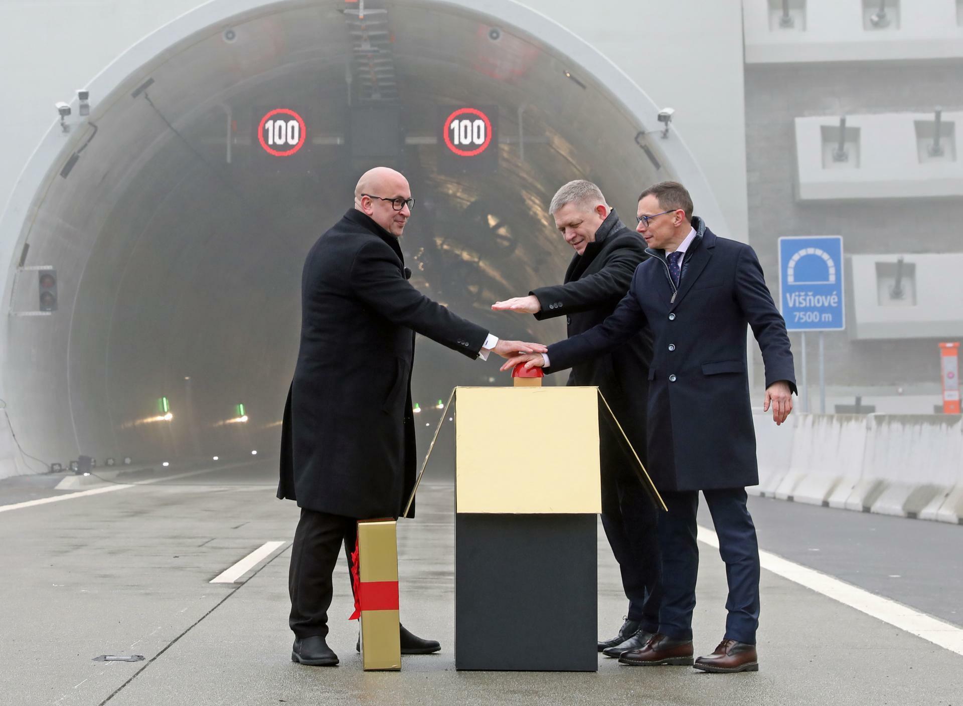 Účet za úsek D1 s tunelom Višňové presiahol 600 miliónov eur. Nie je to zatiaľ konečná suma