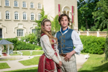 Nov&aacute; česk&aacute; rozpr&aacute;vka Z&aacute;hada stra&scaron;ideln&eacute;ho z&aacute;mku včera zaujala na&scaron;ich z&aacute;padn&yacute;ch susedov, dnes prich&aacute;dza na obrazovky STVR.