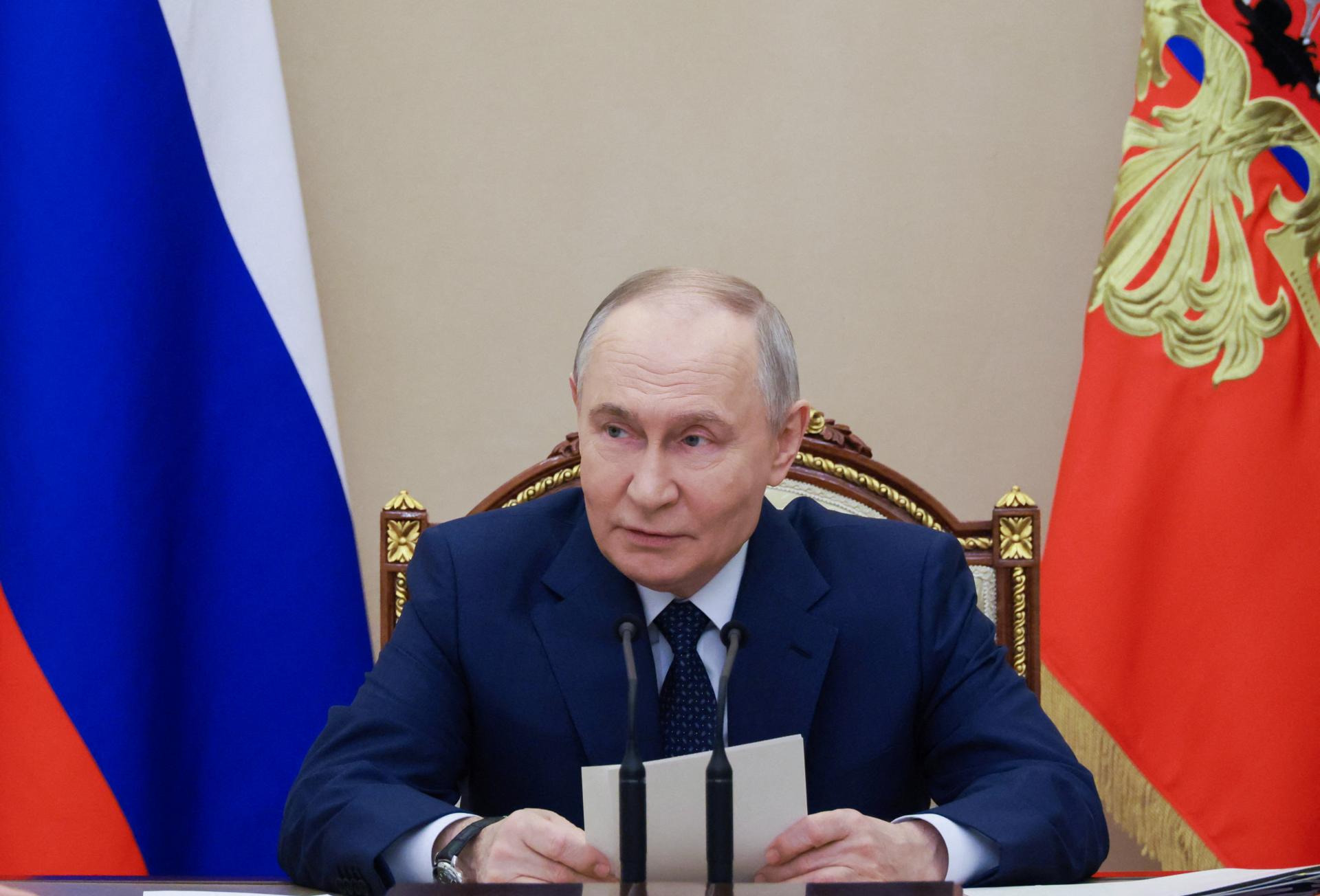 Ruského diplomata odsúdili na 12 rokov za predaj tajných informácií USA