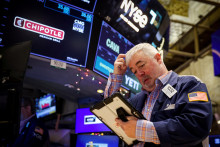 Umel&aacute; inteligencia bude zrejme aj v roku 2026 najv&auml;č&scaron;&iacute;m hnac&iacute;m motorom akciov&yacute;ch trhov. FOTO: Reuters