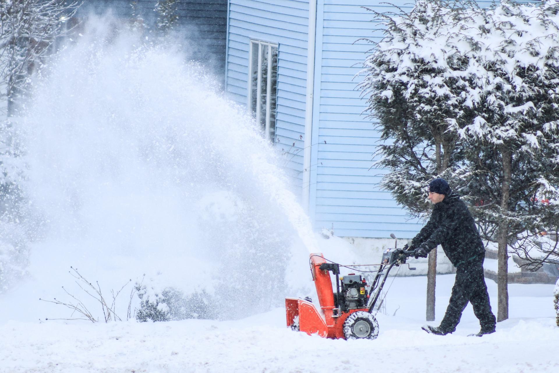 V USA kvôli zimným búrkam zrušili alebo meškali tisíce letov