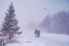 Zimn&aacute; v&iacute;chrica zasiahla &Scaron;v&eacute;dsko. FOTO: Reuters