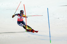 Američanka Mikaela Shiffrinov&aacute; na trati počas 2. kola slalomu žien Svetov&eacute;ho poh&aacute;ra alpsk&yacute;ch lyžiarok v rak&uacute;skom Semmeringu v nedeľu 28. decembra 2025. FOTO: TASR/AP