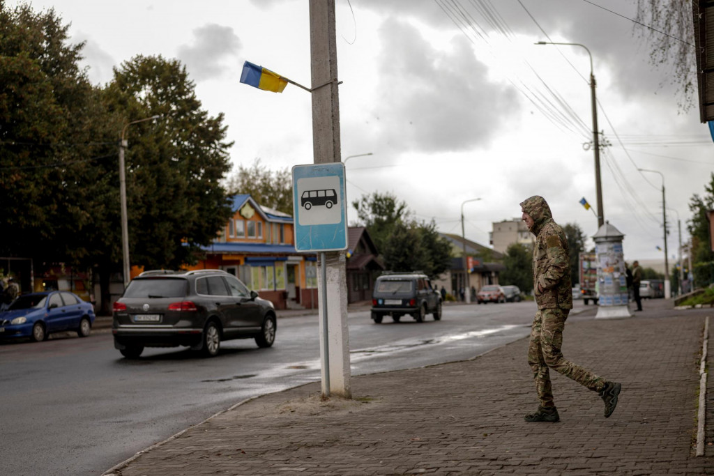 Analytik Pavel Havl&iacute;ček z Asoci&aacute;cie pre medzin&aacute;rodn&eacute; ot&aacute;zky upozorňuje, že situ&aacute;cia sa v&yacute;razne l&iacute;&scaron;i podľa jednotliv&yacute;ch &uacute;sekov frontu. FOTO: REUTERS