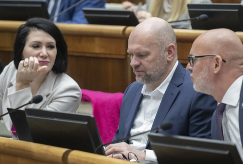 Gröhling odkázal Bittó Cigánikovej, že sa musí vysporiadať s rozhodnutím okolo Sulíka