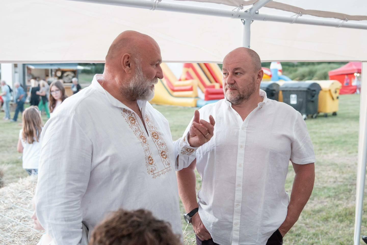 Vládny blok kreslí ďalšie plány. Huliak ide do regiónov, Fico za Babišom a Hlas čaká kľúčové stretnutie