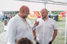 Poslanec Strany vidieka Ivan &Scaron;evč&iacute;k a jeho stran&iacute;cky l&iacute;der a minister cestovn&eacute;ho ruchu a &scaron;portu Rudolf Huliak. FOTO: Facebook/Rudolf Huliak &ndash; Strana Vidieka