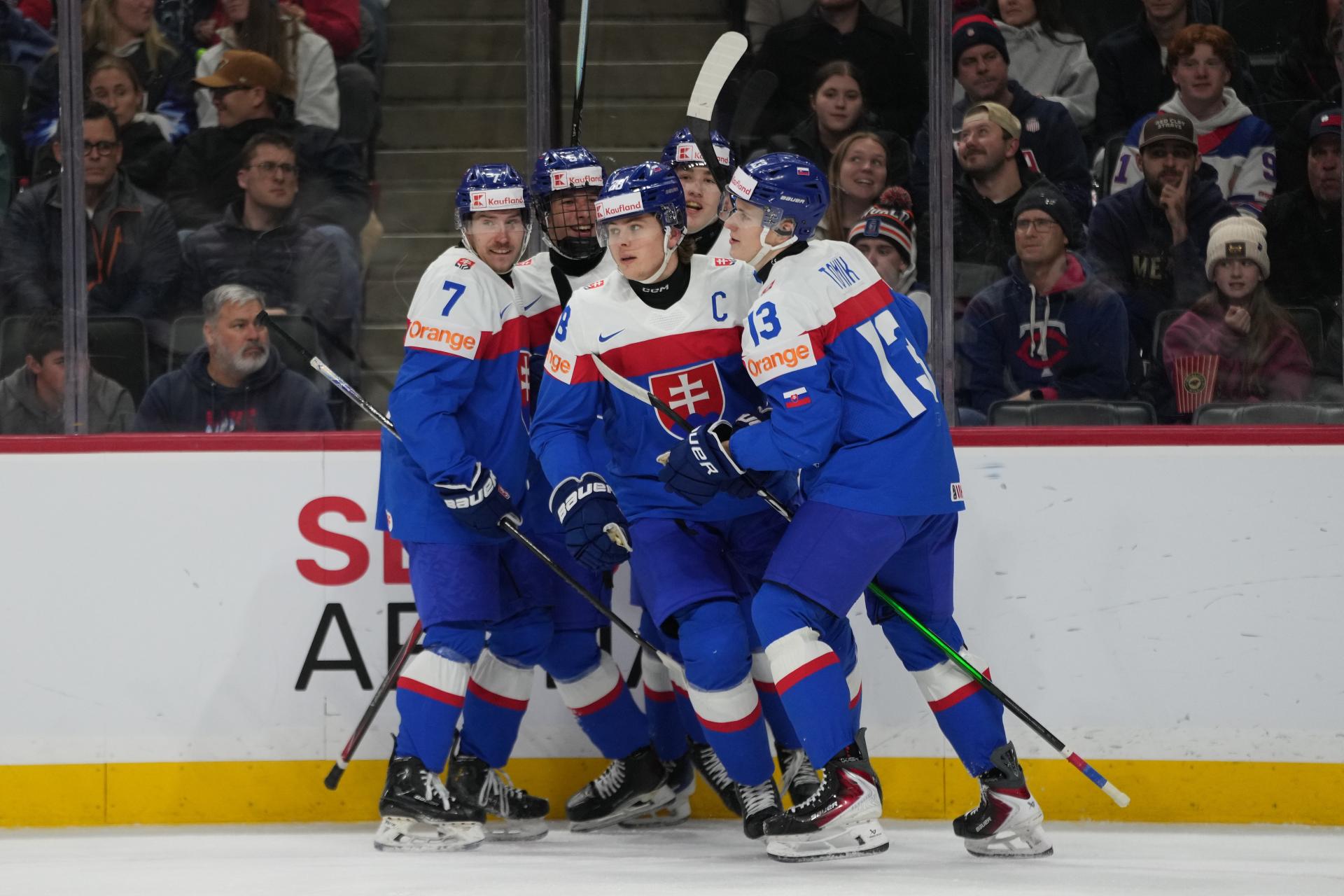 Slováci získali istotu postupu do štvrťfinále MS 20 rokov