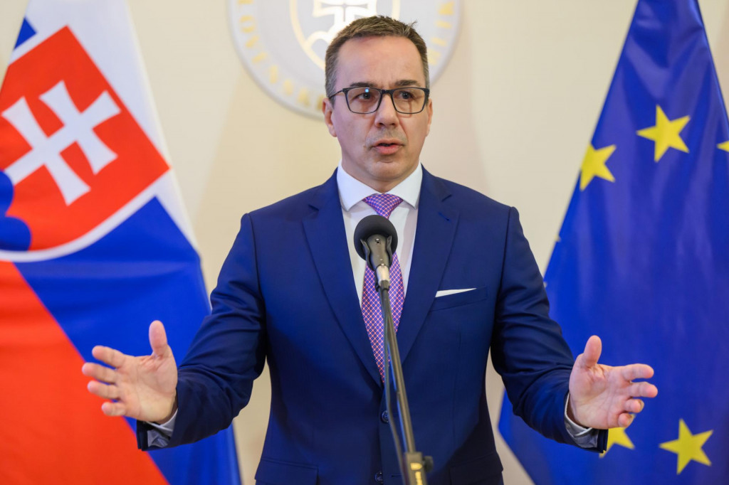 Na sn&iacute;mke minister pr&aacute;ce, soci&aacute;lnych vec&iacute; a rodiny SR Erik Tom&aacute;&scaron; (Hlas-SD) počas tlačovej konferencie po 118. sch&ocirc;dzi vl&aacute;dy SR v Bratislave 28. novembra 2025. FOTO TASR - Jaroslav Nov&aacute;k FOTO: Jaroslav Nov&aacute;k