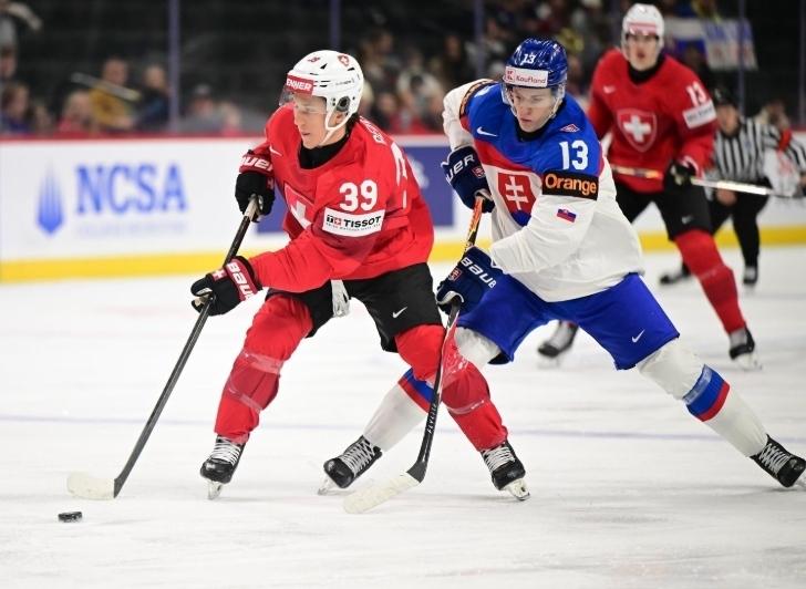 Mladí Slováci zabrali až neskoro. V poslednom zápase skupiny podľahli tesne Švajčiarom