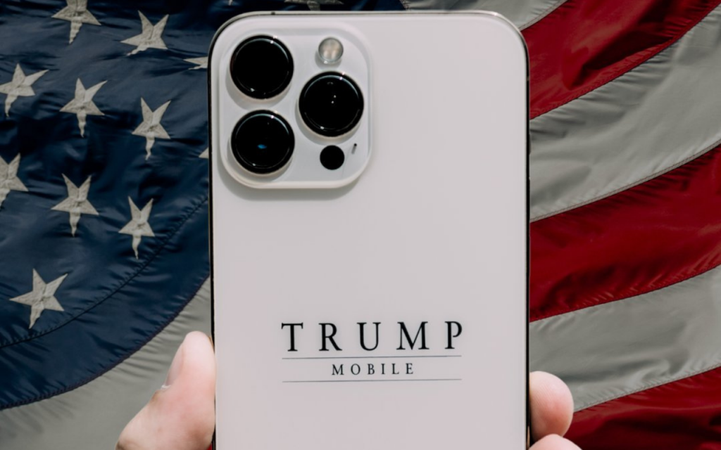 Vizualiz&aacute;cia smartf&oacute;nu od Trump Mobile. FOTO: X/Trump Mobile