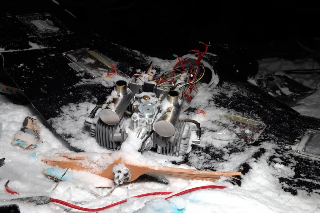 Na videoz&aacute;bere rusk&eacute;ho rezortu obrany, ktor&yacute; vydali v stredu 31. decembra 2025, zostrelen&yacute; dron na nezn&aacute;mom mieste, ktor&yacute; podľa neho Ukrajina použila pri &uacute;toku na rezidenciu prezidenta Vladimira Putina v Novgorodskej oblasti. FOTO: TASR/AP