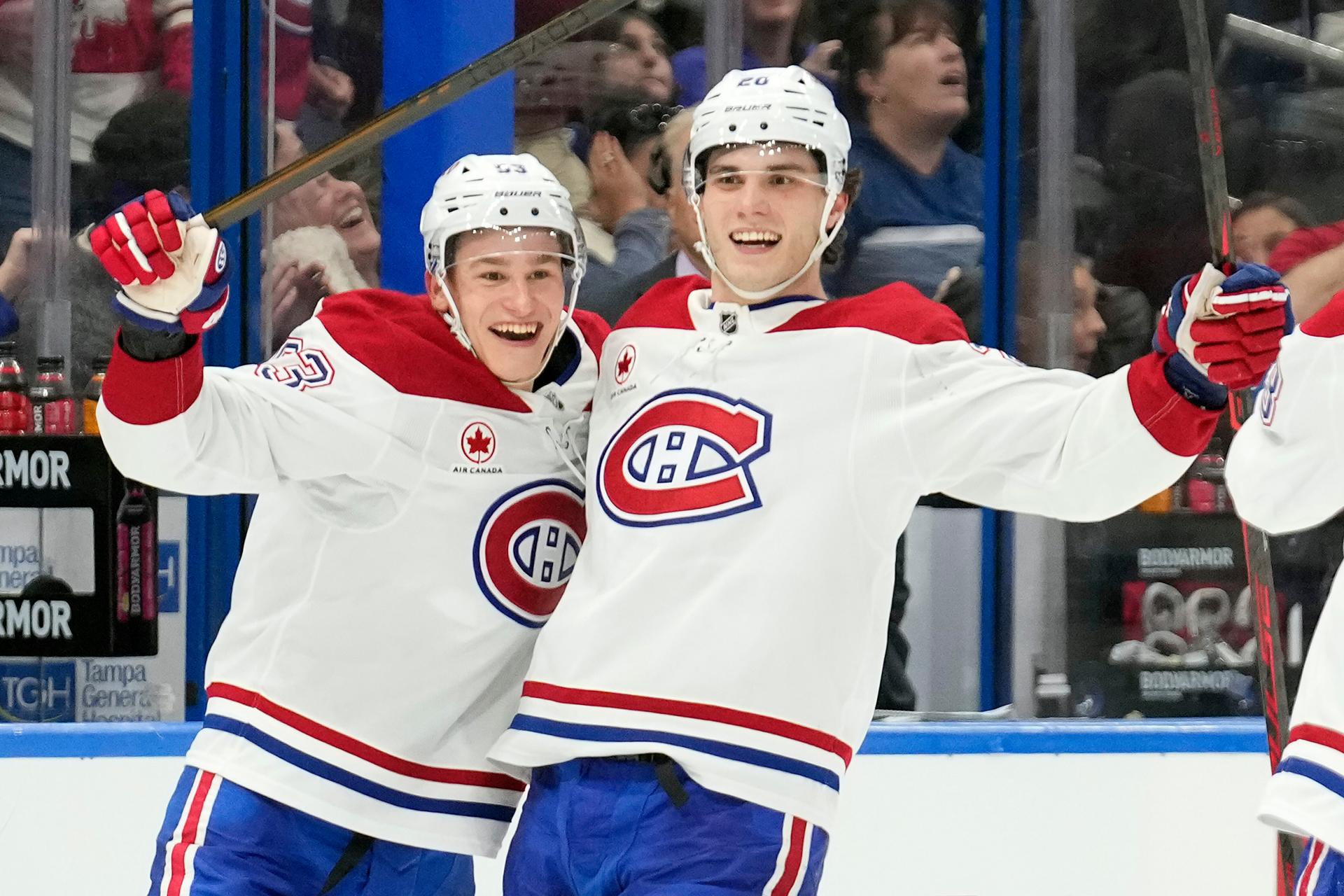 VIDEO: Slafkovský predviedol parádne sólo a prekvapil brankára. Gól z bufetu, kričal komentátor