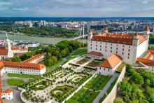 Bratislavsk&yacute; hrad je jednou z domin&aacute;nt n&aacute;&scaron;ho hlavn&eacute;ho mesta.