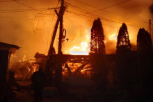 Kaviareň a hotel v dedine Chorly pri Čiernom mori zasiahli tri drony počas novoročn&yacute;ch osl&aacute;v. FOTO: Reuters/&Scaron;&eacute;f ruskej spr&aacute;vy v Chersonskej oblasti Vladimir Saldo