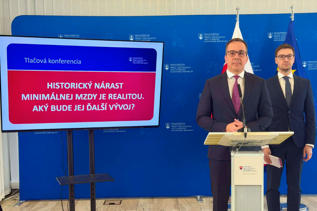 Minister pr&aacute;ce, soci&aacute;lnych vec&iacute; a rodiny Erik Tom&aacute;&scaron;. FOTO: HN/&Aacute;kos Cs&eacute;pl&ouml;