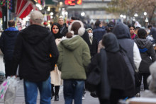 Od stredy zahynulo pri protestoch v Ir&aacute;ne najmenej 12 ľud&iacute; vr&aacute;tane členov bezpečnostn&yacute;ch zložiek. Za uplynul&yacute;ch sedem dn&iacute; zadržali najmenej 582 os&ocirc;b. FOTO: REUTERS