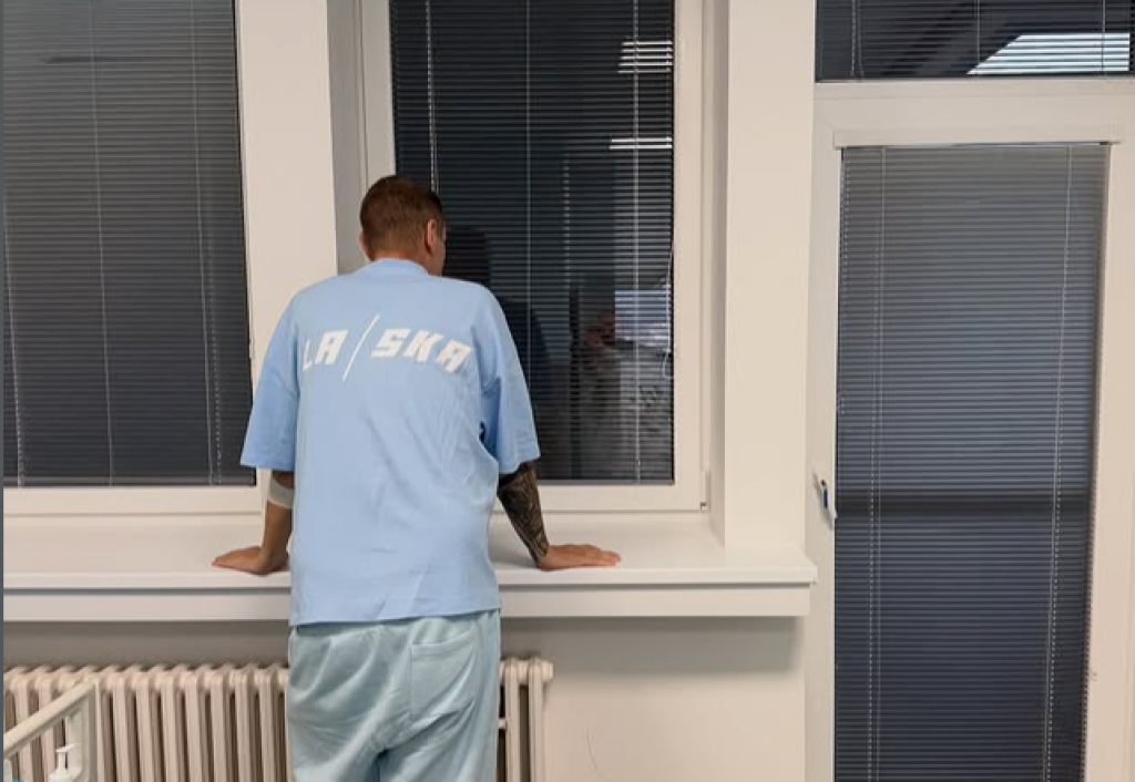 Osťo sa podelil s fan&uacute;&scaron;ikmi o smutn&eacute; spr&aacute;vy.