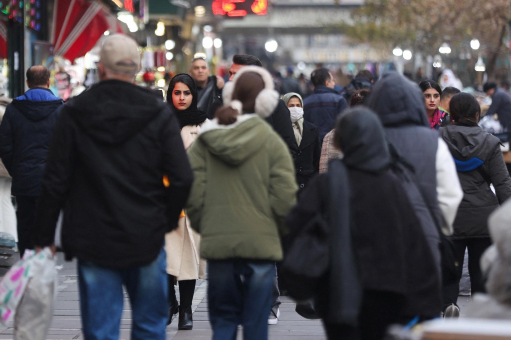 Od stredy zahynulo pri protestoch v Ir&aacute;ne najmenej 12 ľud&iacute; vr&aacute;tane členov bezpečnostn&yacute;ch zložiek. Za uplynul&yacute;ch sedem dn&iacute; zadržali najmenej 582 os&ocirc;b. FOTO: REUTERS