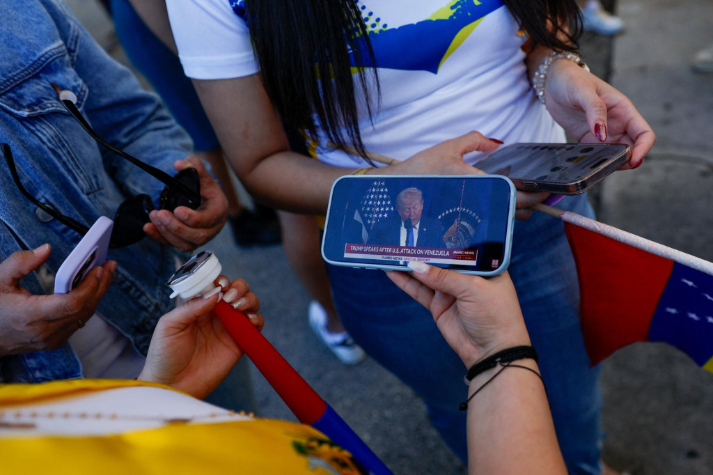 Niektor&iacute; Venezuelčania s&uacute; už naturalizovan&iacute; občania USA, in&iacute; žij&uacute; v krajine neleg&aacute;lne s deťmi naroden&yacute;mi v Spojen&yacute;ch &scaron;t&aacute;toch. Mnoh&yacute;m vypr&scaron;ala platnosť turistick&yacute;ch v&iacute;z, žiadaj&uacute; o azyl alebo maj&uacute; dočasn&yacute; pobytov&yacute; status. FOTO: REUTERS