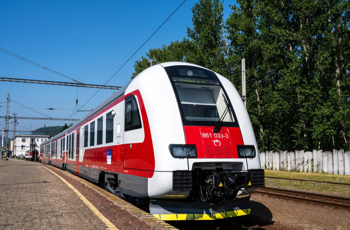 ZSSK si priplatí za nové vlaky od Škody. Pôvodnú cenu navýšila inflácia aj cena materiálu