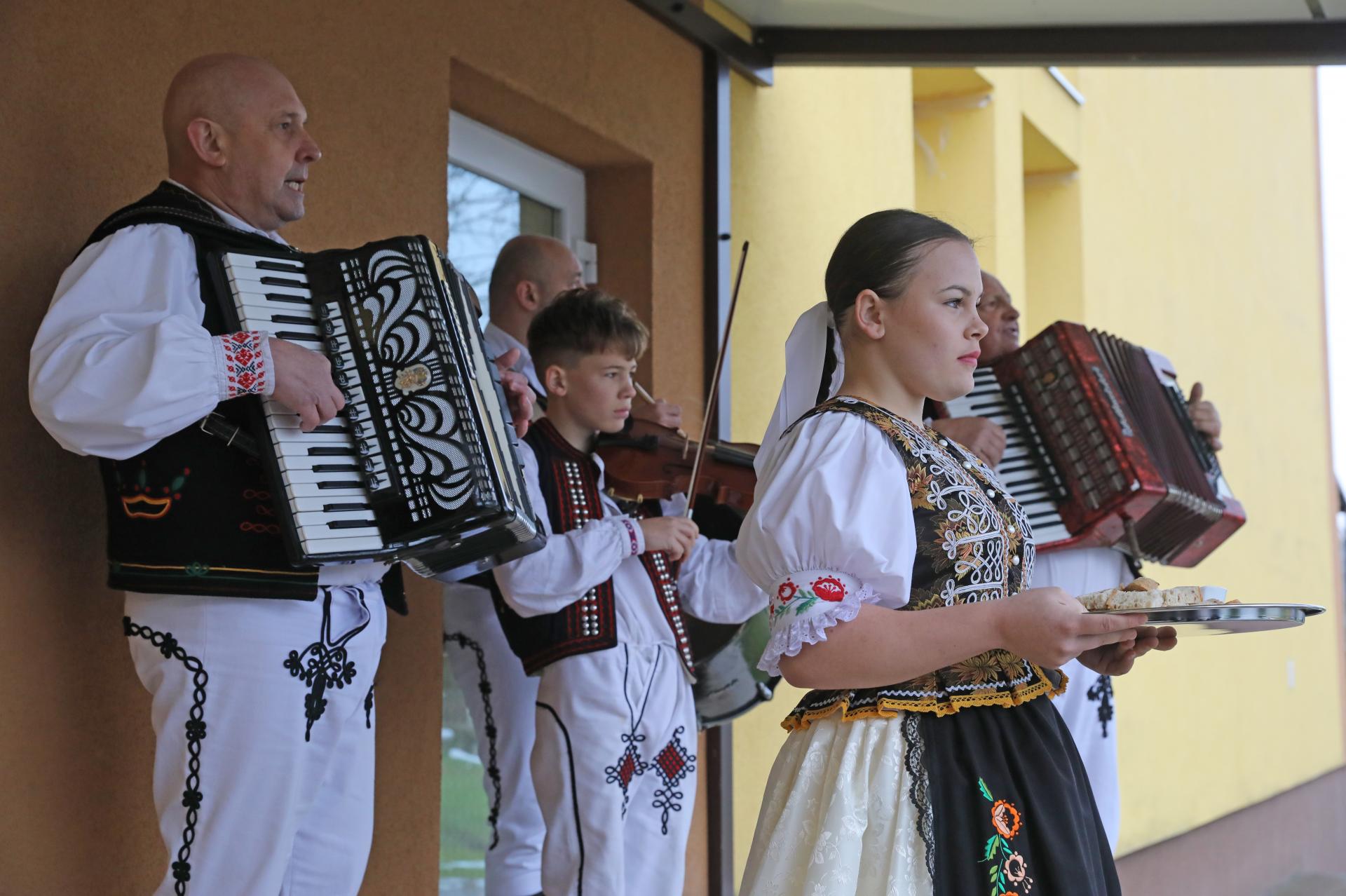 Za 30-tisíc eur v Bratislave garáž, na východe dom. No ceny už dupli na plyn aj v zapadnutom kúte Slovenska