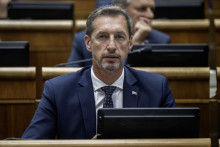 Na sn&iacute;mke opozičn&yacute; poslanec Milan Majersk&yacute; (KDH). FOTO: TASR