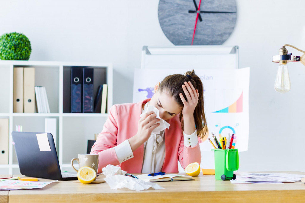 Predlžuje sa obdobie, počas ktor&eacute;ho zamestn&aacute;vatelia vypl&aacute;caj&uacute; n&aacute;hradu pr&iacute;jmu pri dočasnej pr&aacute;ceneschopnosti. FOTO: Dreamstime