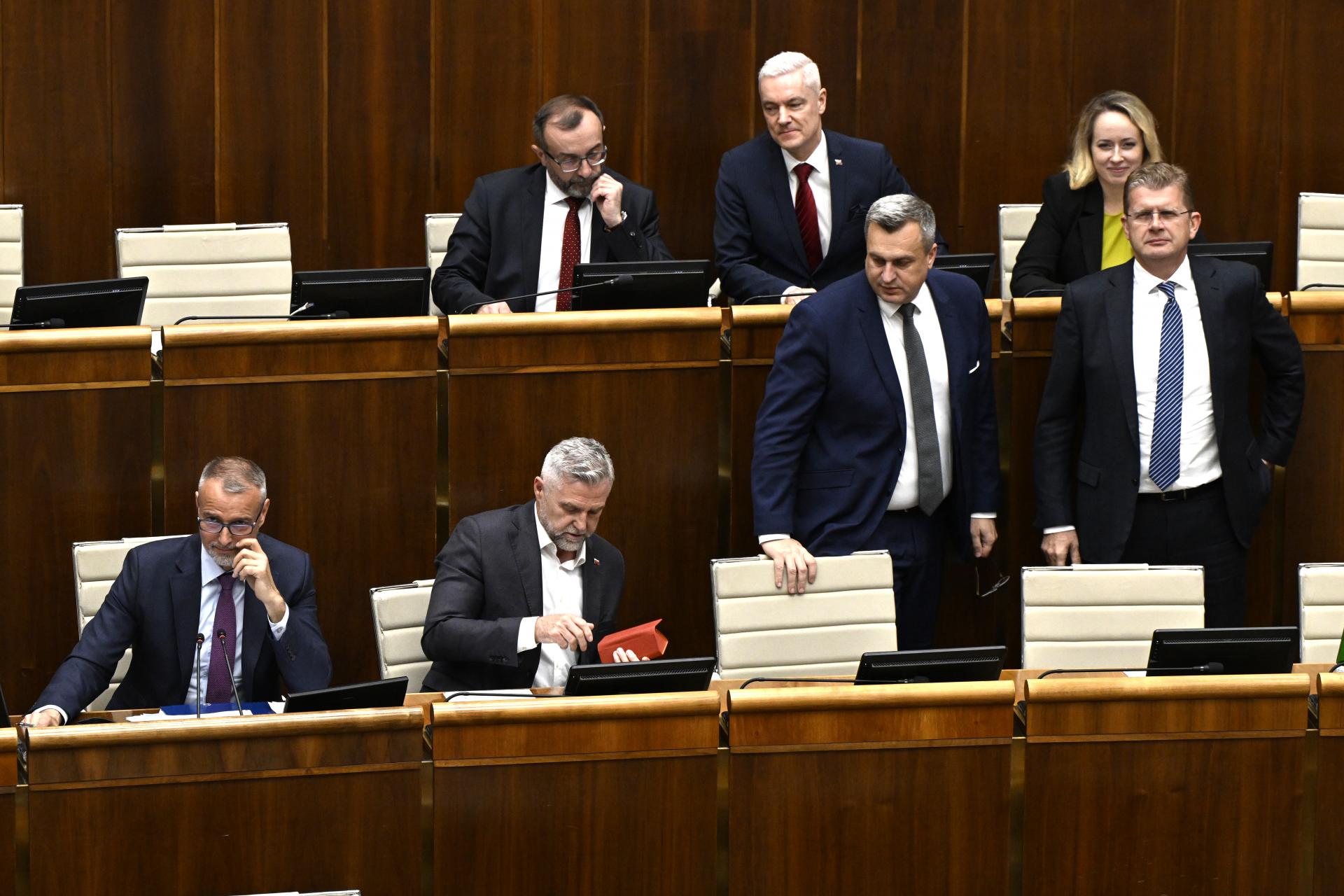 Smer nemá kam utekať, hovorí Michelko. Pálčivú tému však koalícia odkladá, prioritu na január vytýčila inde