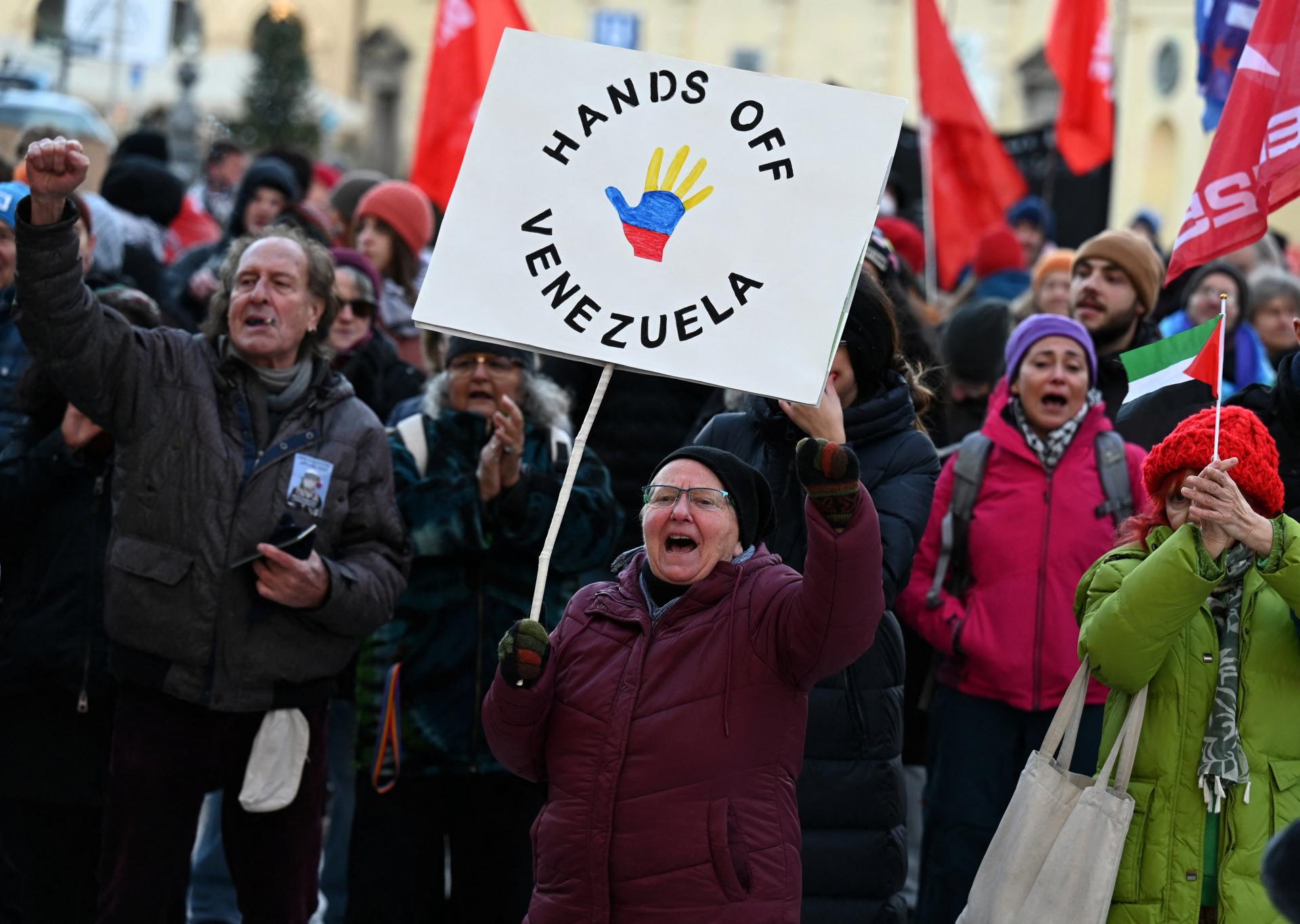 Berlín po niekoľkých dňoch ticha kritizuje USA. Američania nepresvedčili OSN o legalite operácie, tvrdí vláda