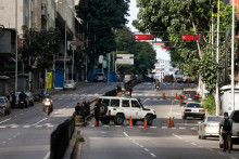 Pol&iacute;cia v Caracase vo Venezuele. FOTO: Reuters