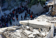 Palest&iacute;nčania v Gaze. FOTO: Reuters