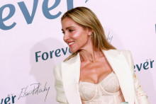 Chr&oacute;mov&eacute; odlesky bud&uacute; tento rok trendy.