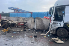 Rusi za&uacute;točili na dva pr&iacute;stavy v Odeskej oblasti. Po&scaron;kodili pr&iacute;stavn&eacute; zariadenia a n&aacute;drže s rastlinn&yacute;m olejom, uviedol vicepremi&eacute;r Oleksij Kuleba. FOTO: TG/OleksiiKuleba