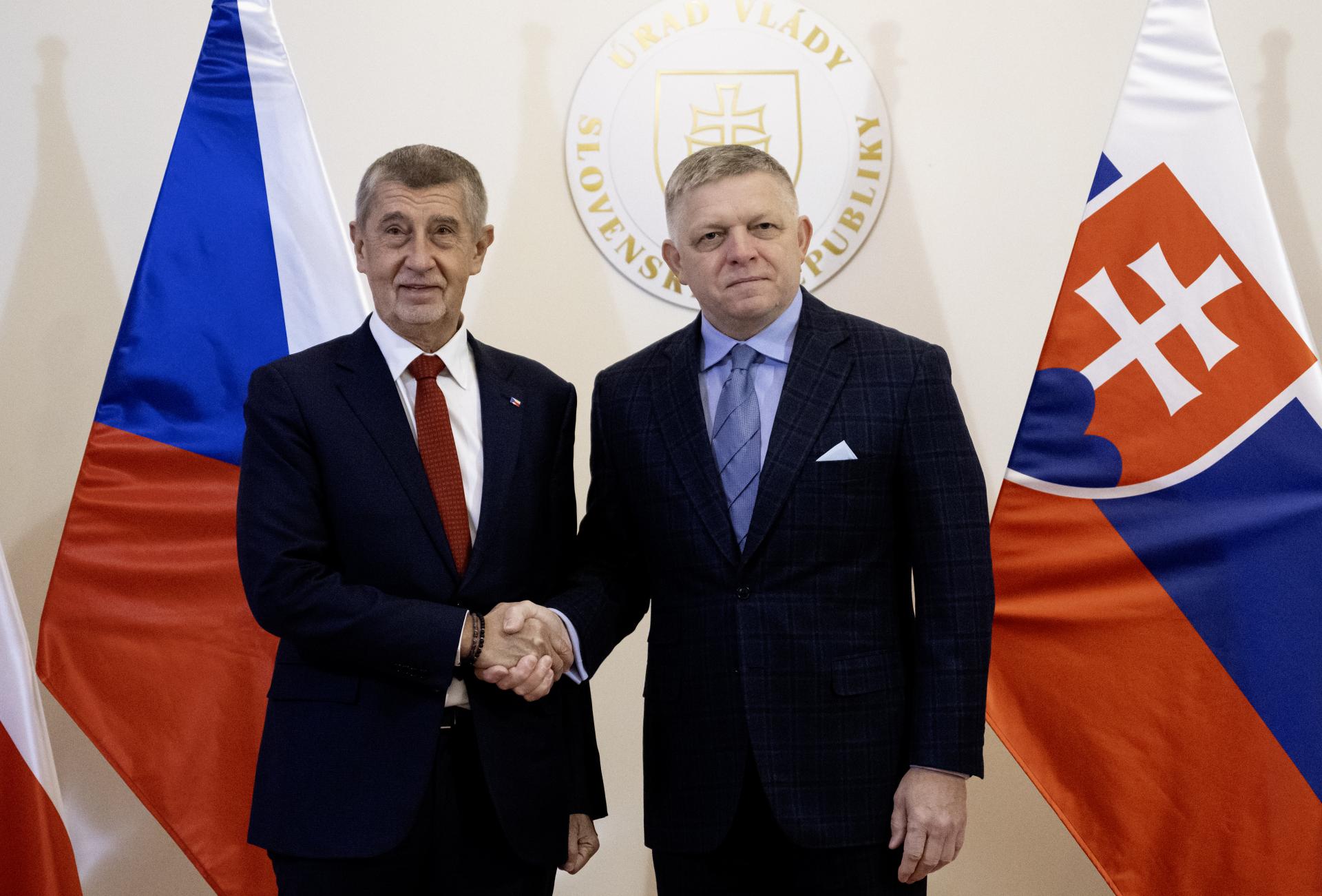Fico s Babišom informujú po spoločnom rokovaní na Úrade vlády