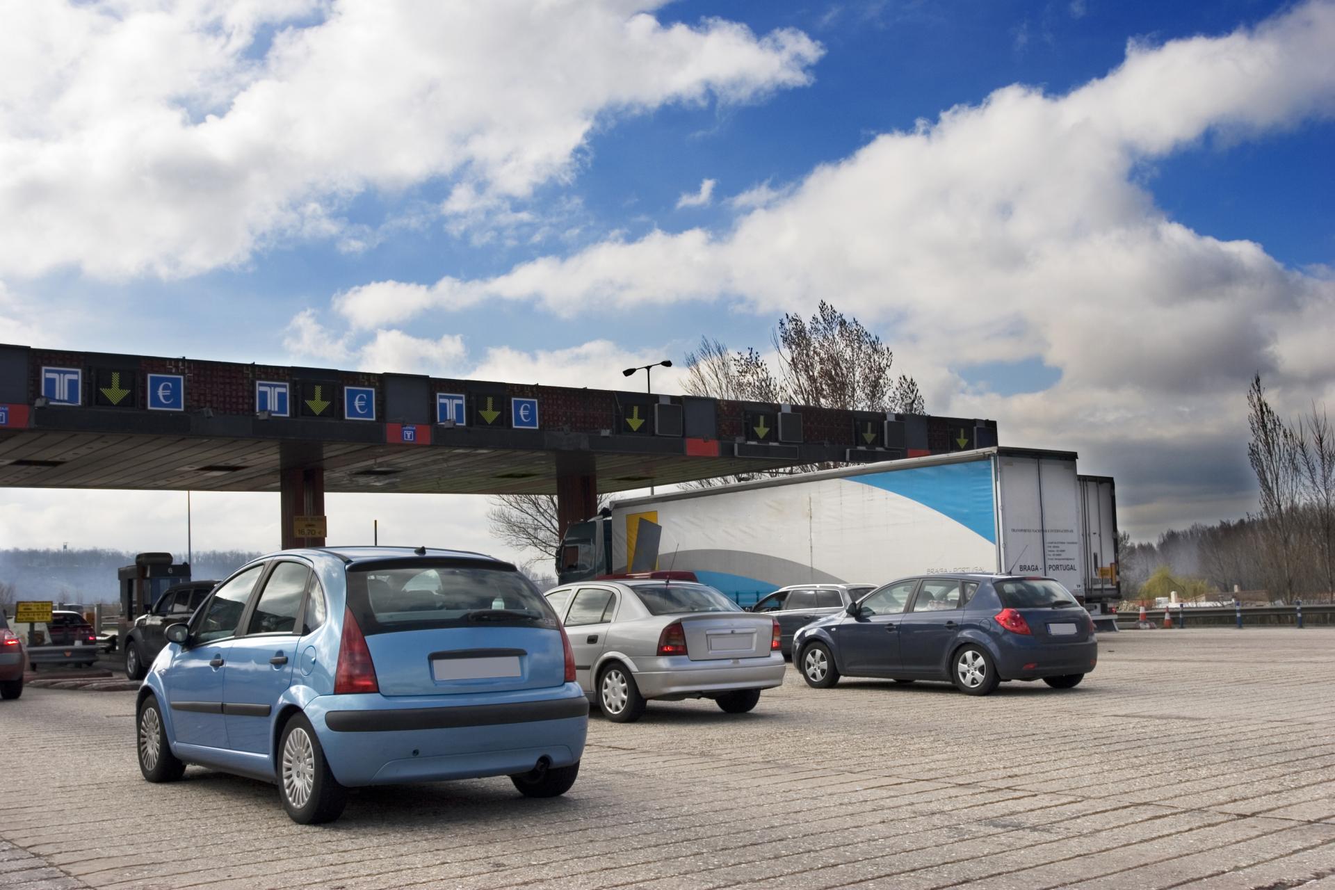 Diaľničné známky 2026: Kompletný prehľad cien v okolitých krajinách a praktické rady pre motoristov