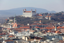 Pohľad na dominantu Bratislavy &ndash; Bratislavsk&yacute; hrad. FOTO: Peter Mayer/MAFRA