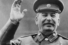 Dikt&aacute;tori klamali o svojom p&ocirc;vode.