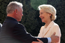Jord&aacute;nsky kr&aacute;ľ Abdall&aacute;h v&iacute;ta predsedn&iacute;čku Eur&oacute;pskej komisie Ursulu von der Leyenov&uacute;. FOTO: Reuters