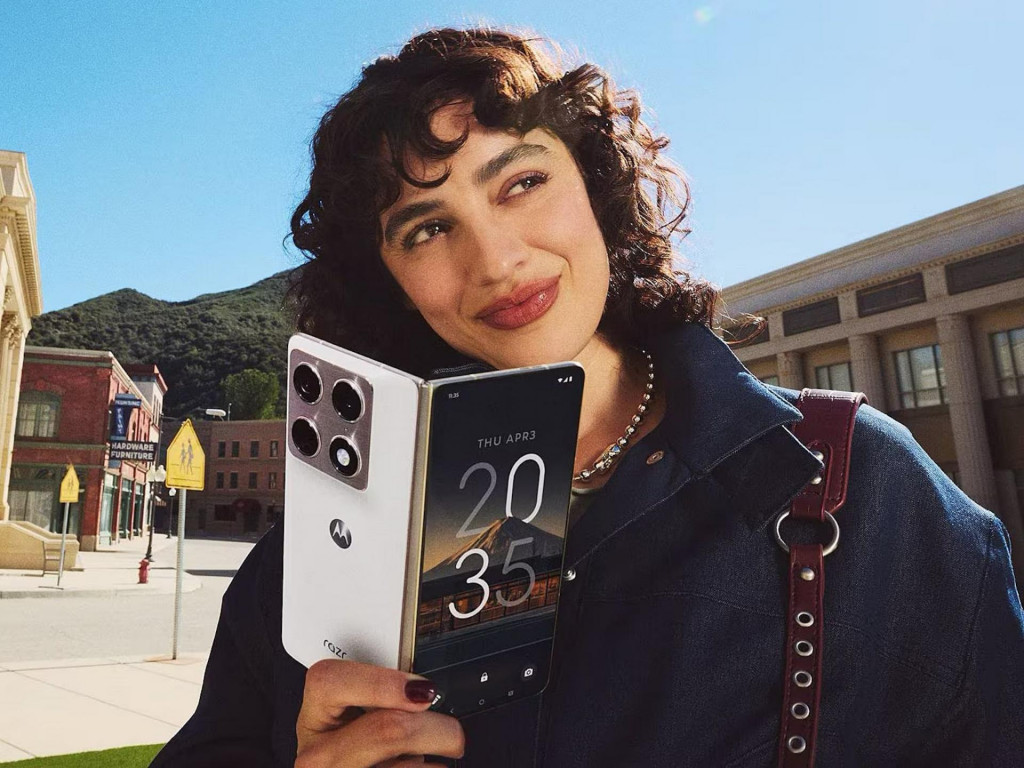 V r&aacute;mci veľtrhu CES v Las Vegas predstavila Motorola niekoľko noviniek. Jednou z nich je skladačka v &scaron;t&yacute;le knihy - Motorola Razrz Fold.