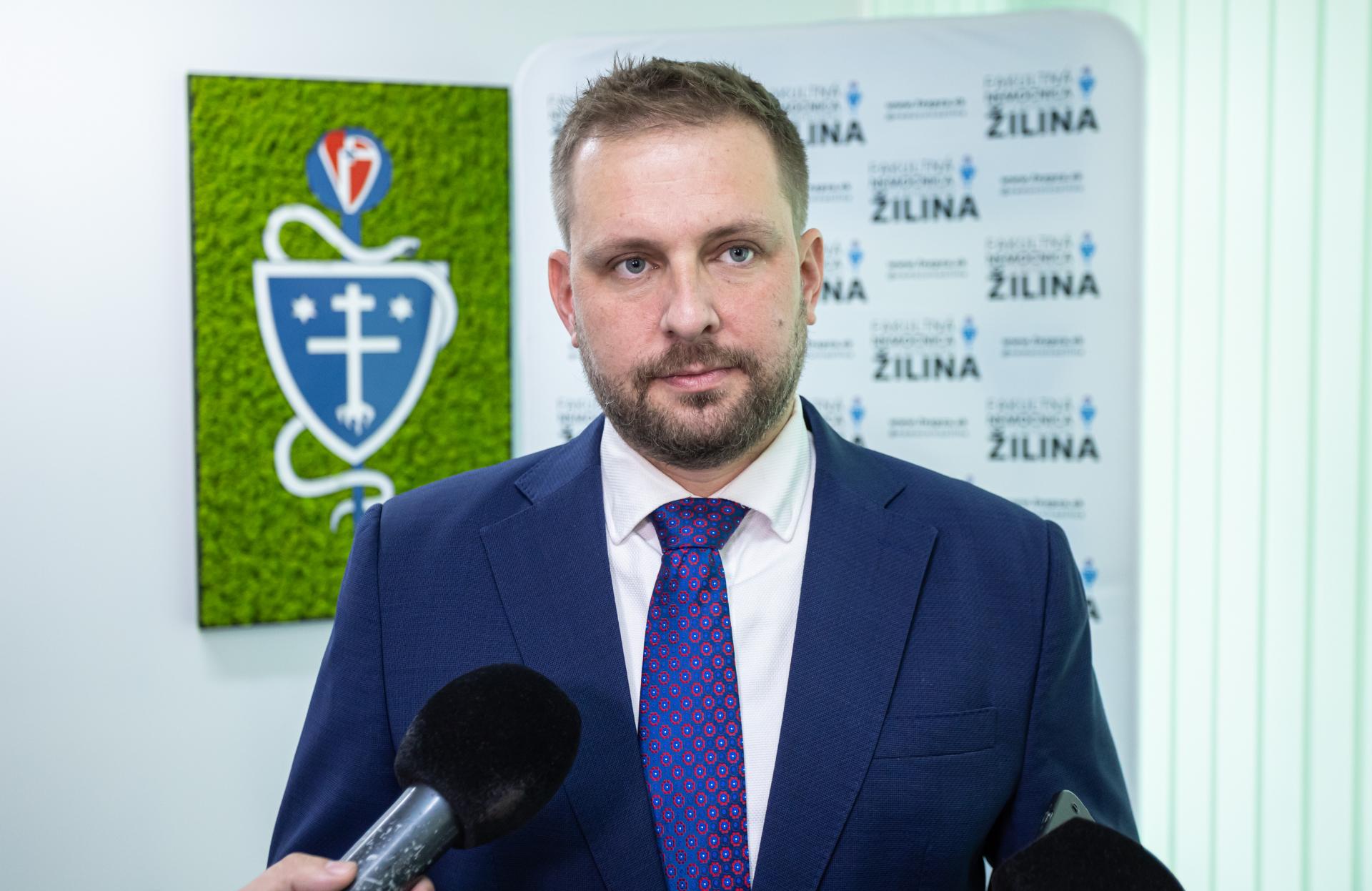 Šaškov rezort reaguje na Žilinku: Sme pripraveí obhájiť svoj názor k záchrankovému tendru