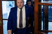 Na sn&iacute;mke minister cestovn&eacute;ho ruchu a &scaron;portu Rudolf Huliak. FOTO: TASR/Jakub Kotian