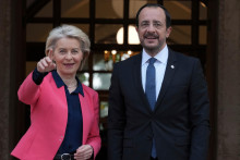 Predsedkyňa Eur&oacute;pskej komisie
Ursula von der Leyenov&aacute; a prezident Cypru N&iacute;kos Christod&uacute;l&iacute;d&eacute;s. FOTO: TASR/AP
