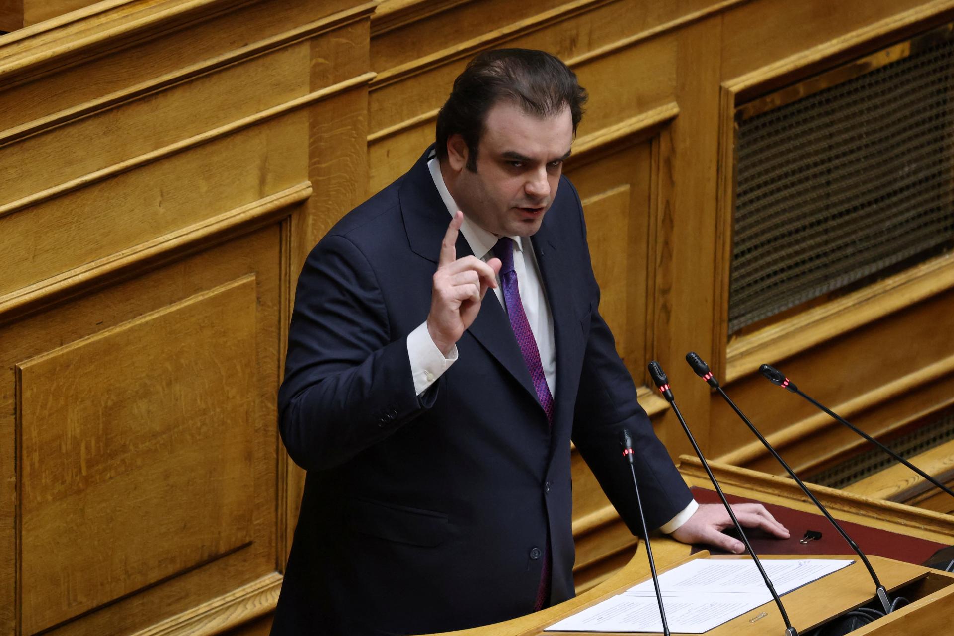 Hľadá sa nástupca Luisa de Guindosa. O lukratívny post v ECB zabojuje šesť ľudí, štyria sú z východnej Európy