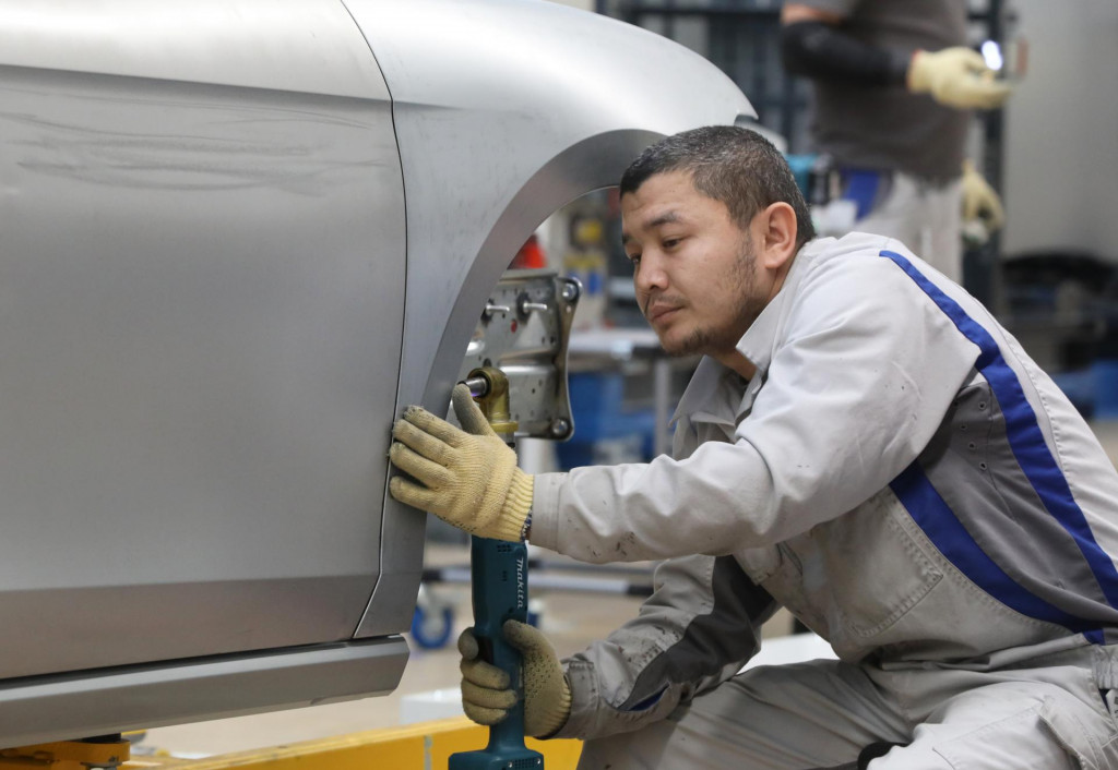 Priemern&aacute; mzda v priemysle v novembri medziročne st&uacute;pla. FOTO: HN/Peter Mayer