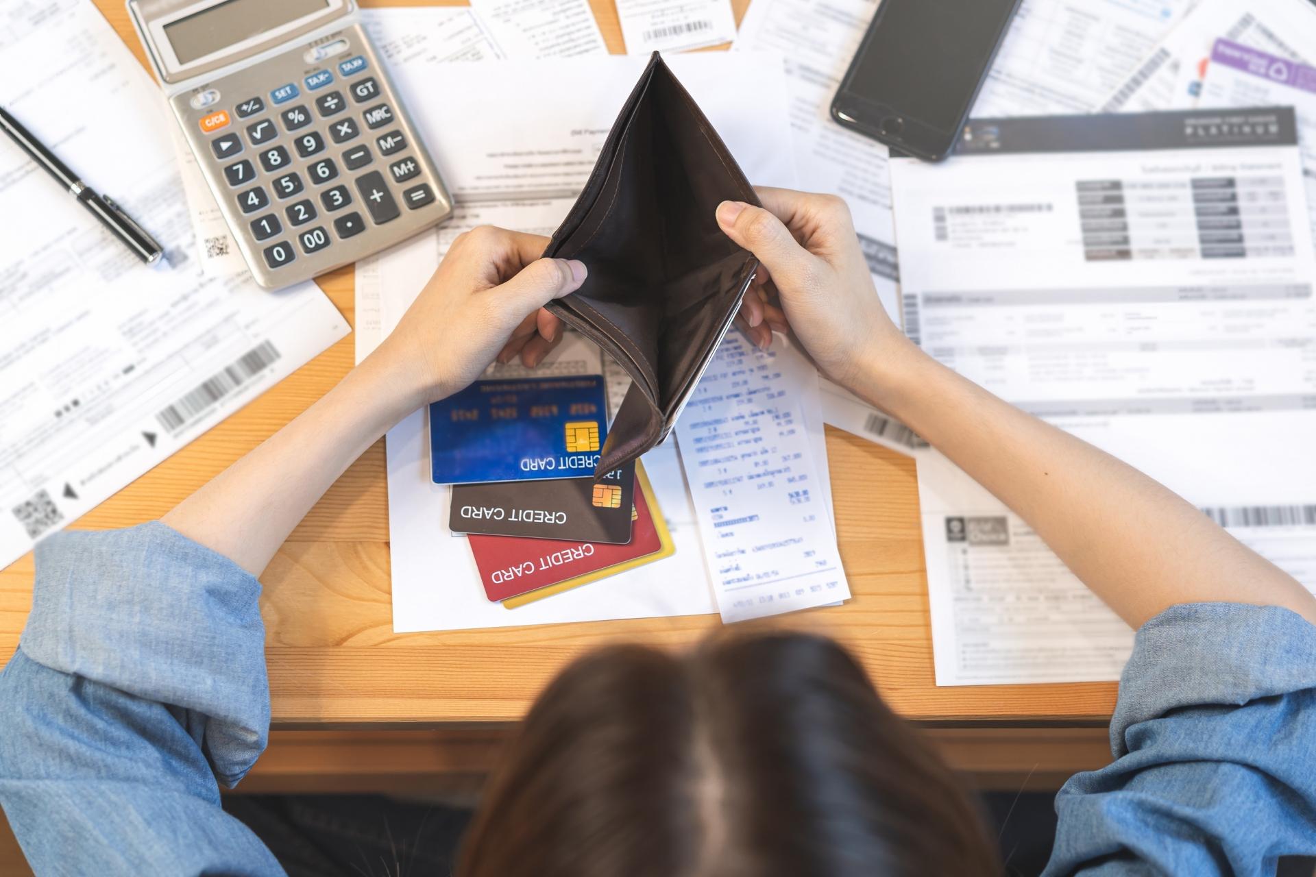 Východ vedie v počte bankrotov. O majetok prichádzajú najčastejšie muži bez vysokej školy