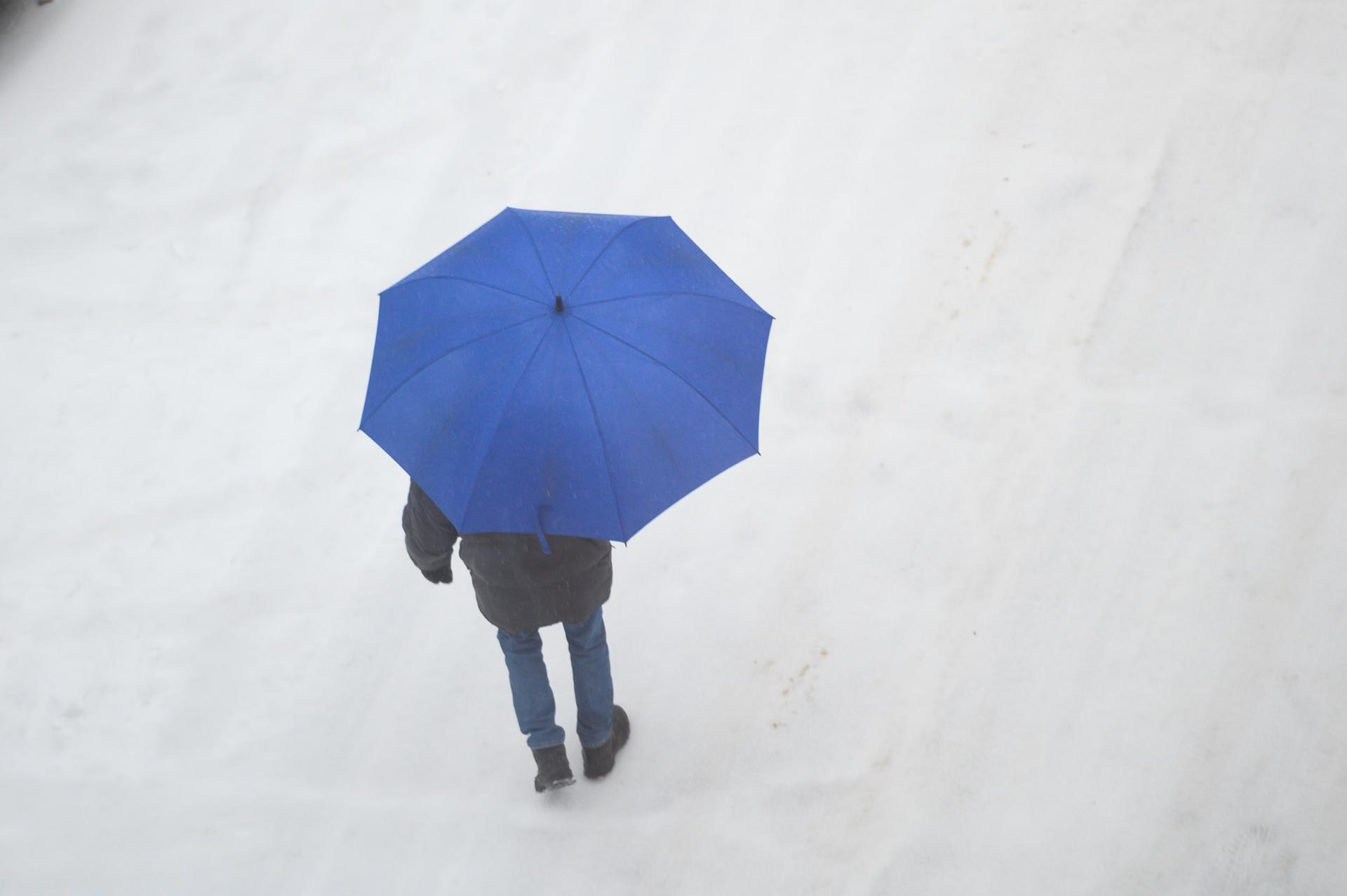 Na uliciach je to teraz ako na klzisku. Prečo vzniká ľadovica a dokedy potrvá na Slovensku